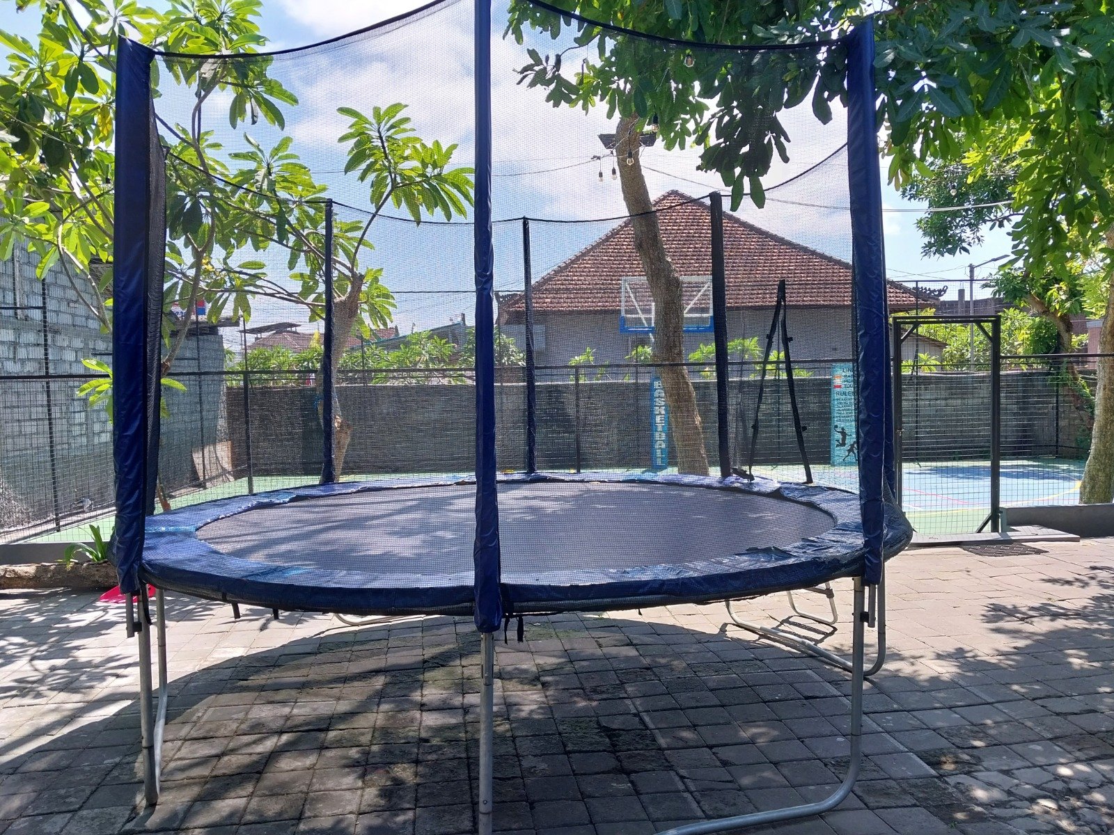 Trampoline